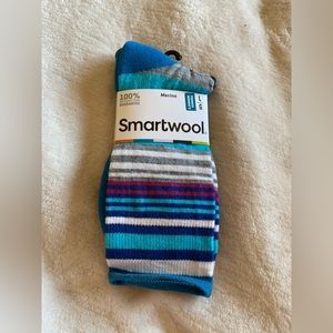 NWT Women’s Merino Smartwool Size L socks.